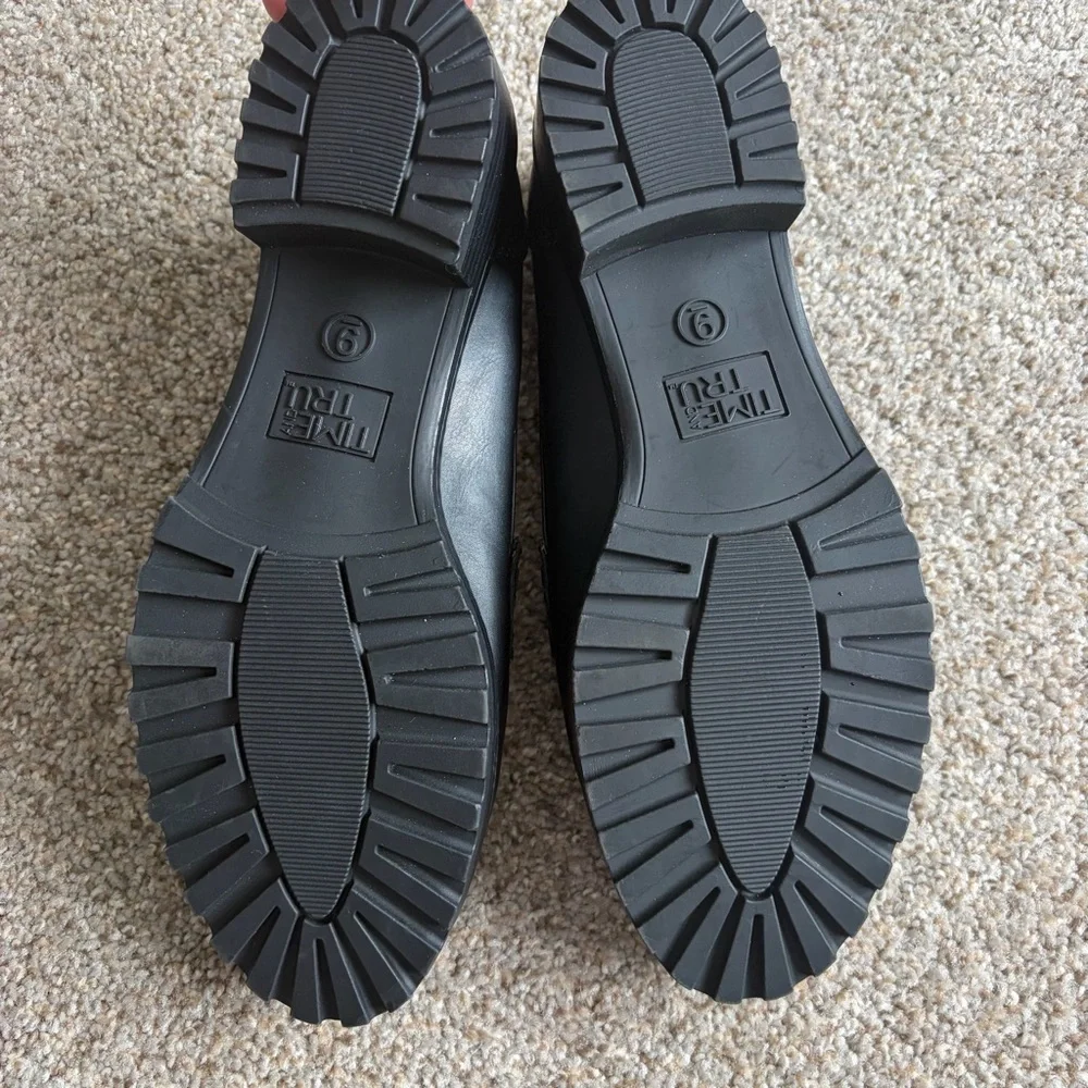 Classic Black Penny Loafers women size 9 - Picture 7 of 7